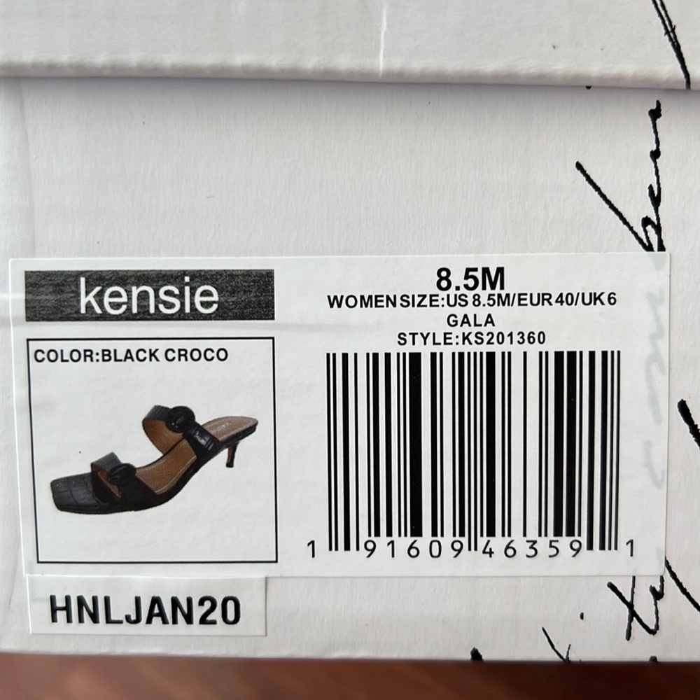 NEW! KENSIE Sandals - Picture 5 of 7
